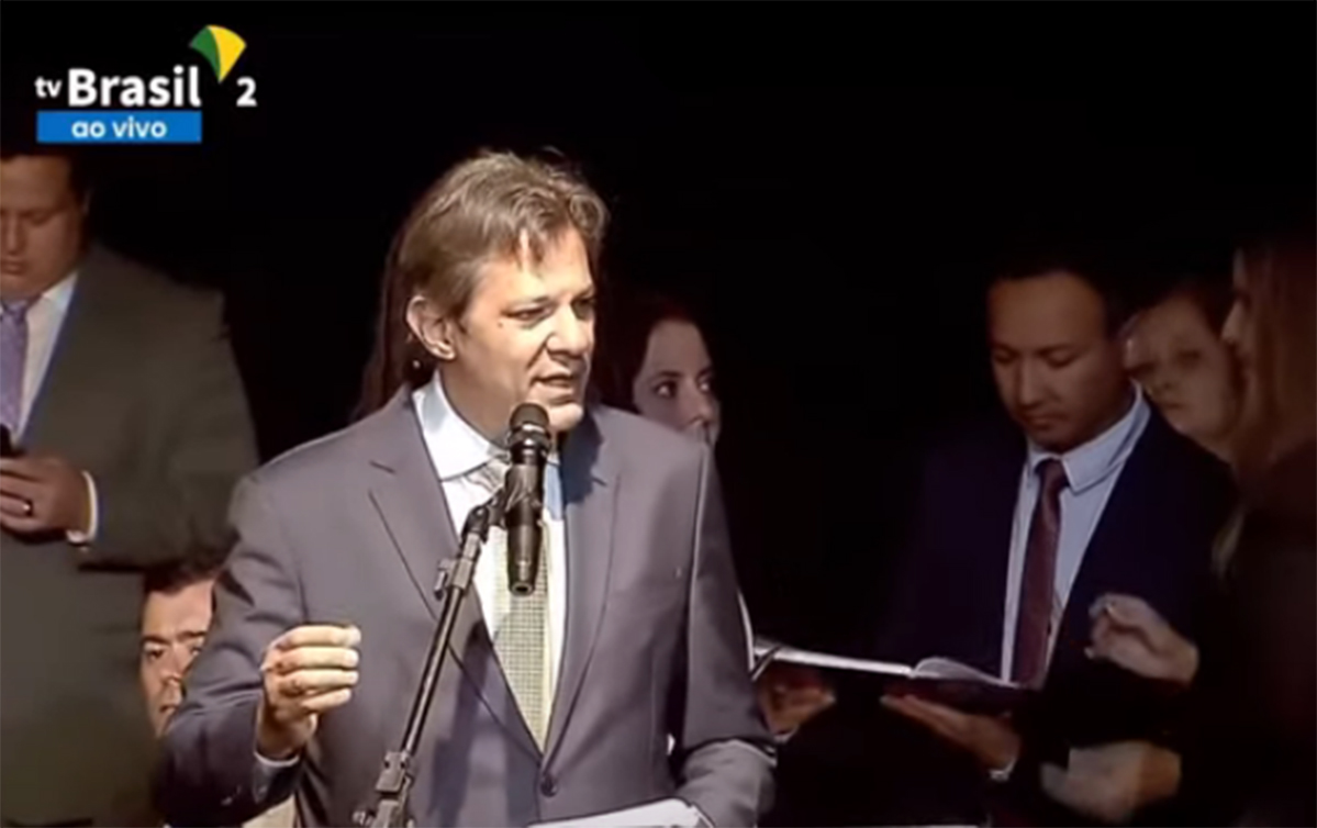 Haddad assume Fazenda e volta a defender equilíbrio entre responsabilidade fiscal e direitos